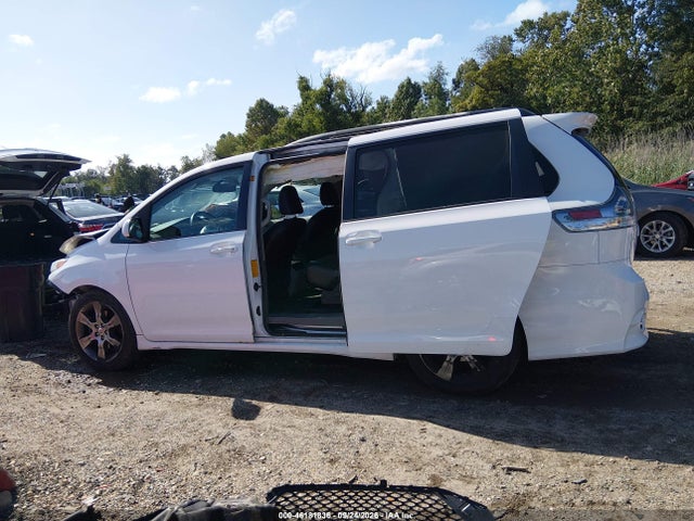 2012 Toyota Sienna Se 8 Passenger მანქანა იყიდება აუქციონზე, vin: 5TDXK3DC3CS184897, აუქციონის ნომერი: 46181836