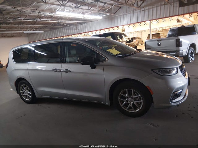 2026 Chrysler Pacifica Select მანქანა იყიდება აუქციონზე, vin: 2C4RC1BG1TR239601, აუქციონის ნომერი: 46181906