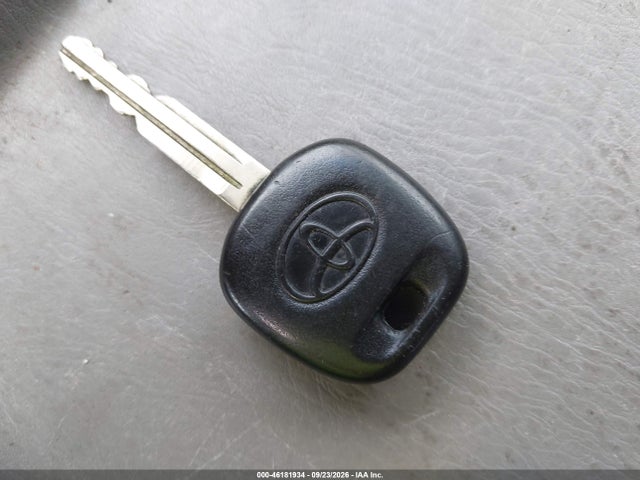 46181934 :رقم المزاد ، 5TDBA23C34S004117 vin ، 2004 Toyota Sienna Le مزاد بيع