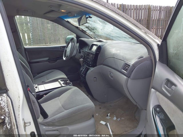 46181934 :رقم المزاد ، 5TDBA23C34S004117 vin ، 2004 Toyota Sienna Le مزاد بيع