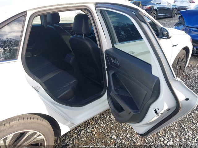 2019 Volkswagen Jetta 1.4t Sel Premium მანქანა იყიდება აუქციონზე, vin: 3VWG57BUXKM002568, აუქციონის ნომერი: 46182030