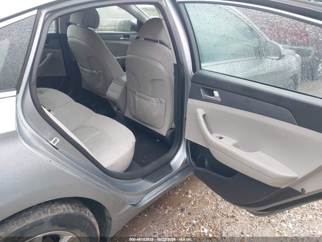 2017 Hyundai Sonata Se მანქანა იყიდება აუქციონზე, vin: 5NPE24AF6HH492588, აუქციონის ნომერი: 46182039