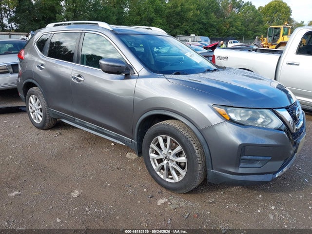2017 Nissan Rogue Sv მანქანა იყიდება აუქციონზე, vin: 5N1AT2MV9HC770877, აუქციონის ნომერი: 46182139