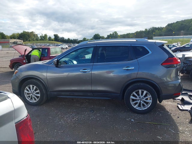 2017 Nissan Rogue Sv მანქანა იყიდება აუქციონზე, vin: 5N1AT2MV9HC770877, აუქციონის ნომერი: 46182139