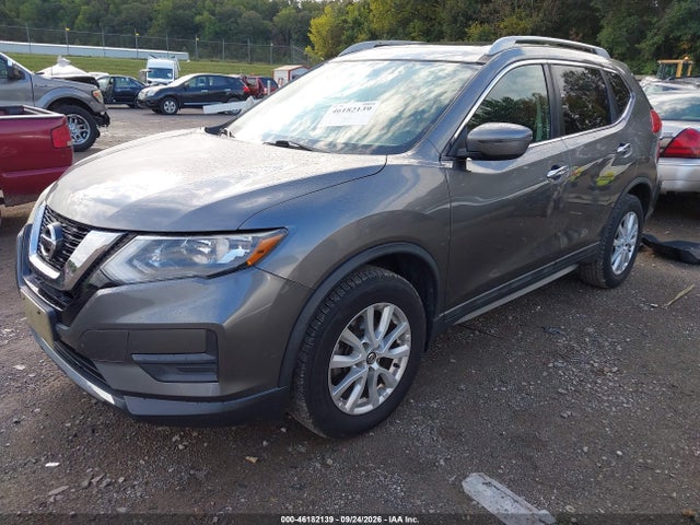 2017 Nissan Rogue Sv მანქანა იყიდება აუქციონზე, vin: 5N1AT2MV9HC770877, აუქციონის ნომერი: 46182139