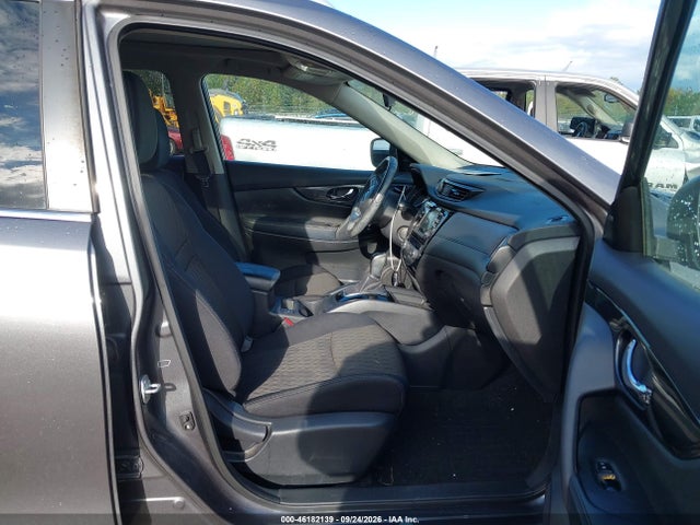 2017 Nissan Rogue Sv მანქანა იყიდება აუქციონზე, vin: 5N1AT2MV9HC770877, აუქციონის ნომერი: 46182139