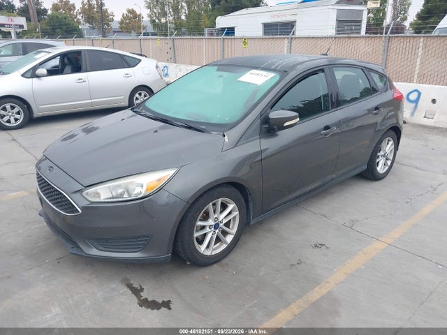 Ford FOCUS SE 2015 1FADP3K24FL289121 Image 2