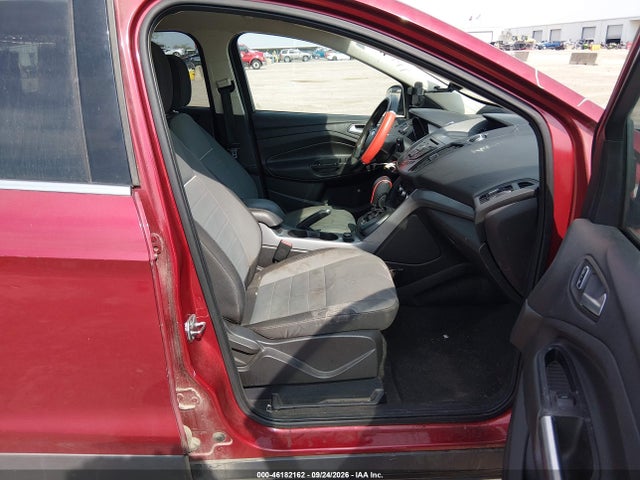 46182162 :رقم المزاد ، 1FMCU0G7XFUA11881 vin ، 2015 Ford Escape Se مزاد بيع