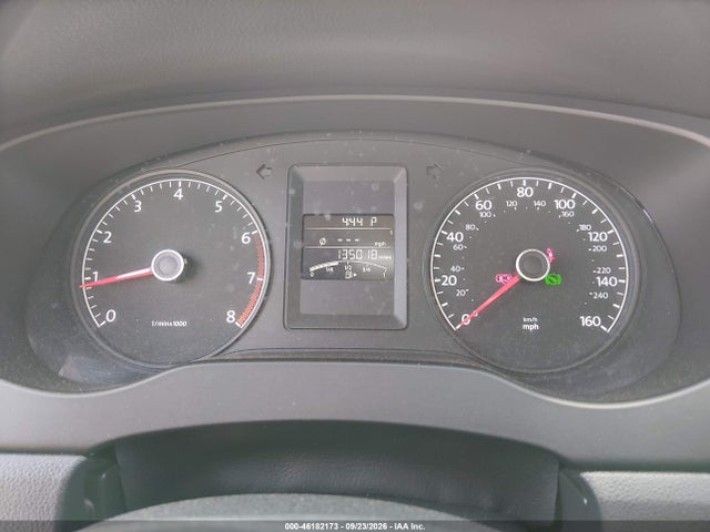2013 Volkswagen Jetta 2.0l S მანქანა იყიდება აუქციონზე, vin: 3VW2K7AJ8DM281449, აუქციონის ნომერი: 46182173