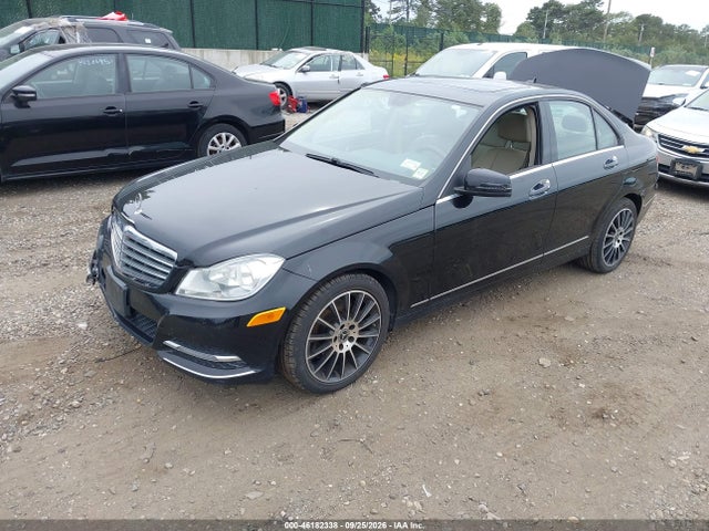 46182338 :رقم المزاد ، WDDGF8AB2ER317167 vin ، 2014 Mercedes-benz C 300 Luxury 4matic مزاد بيع