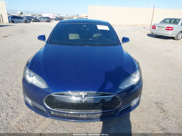 2015 Tesla Model S 85d/p85d მანქანა იყიდება აუქციონზე, vin: 5YJSA1E4XFF109180, აუქციონის ნომერი: 46182413