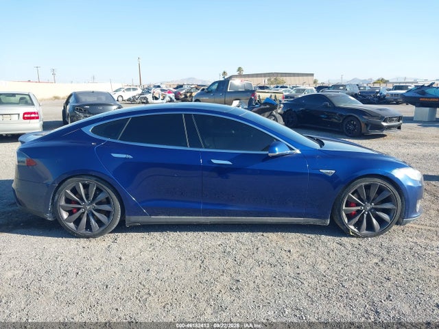 2015 Tesla Model S 85d/p85d მანქანა იყიდება აუქციონზე, vin: 5YJSA1E4XFF109180, აუქციონის ნომერი: 46182413