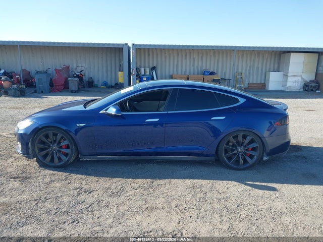 2015 Tesla Model S 85d/p85d მანქანა იყიდება აუქციონზე, vin: 5YJSA1E4XFF109180, აუქციონის ნომერი: 46182413