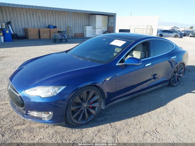 2015 Tesla Model S 85d/p85d მანქანა იყიდება აუქციონზე, vin: 5YJSA1E4XFF109180, აუქციონის ნომერი: 46182413