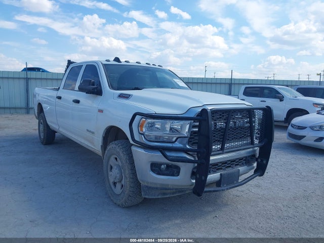 46182484 :رقم المزاد ، 3C6UR5HJ2NG438353 vin ، 2022 Ram 2500 Tradesman مزاد بيع
