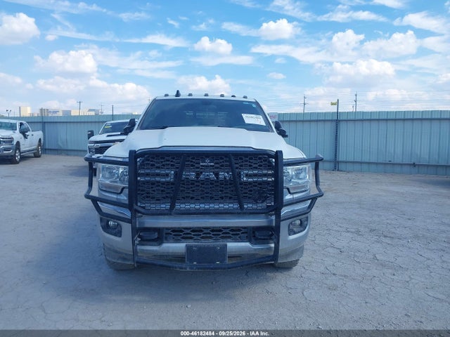 46182484 :رقم المزاد ، 3C6UR5HJ2NG438353 vin ، 2022 Ram 2500 Tradesman مزاد بيع