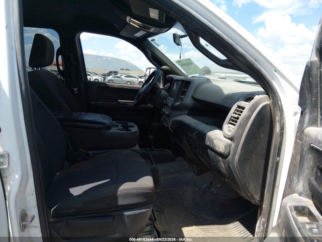 46182484 :رقم المزاد ، 3C6UR5HJ2NG438353 vin ، 2022 Ram 2500 Tradesman مزاد بيع