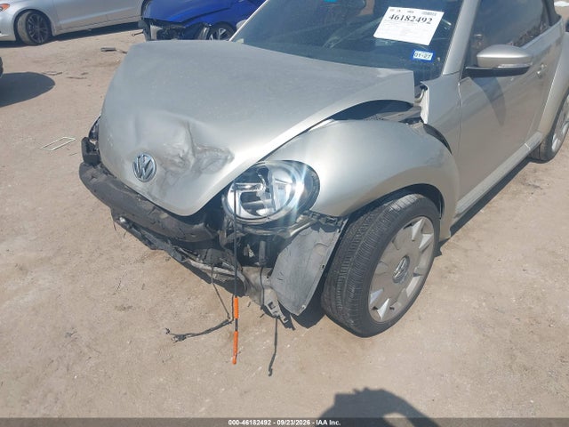 46182492 :رقم المزاد ، 3VW507AT3FM802861 vin ، 2015 Volkswagen Beetle 1.8t مزاد بيع