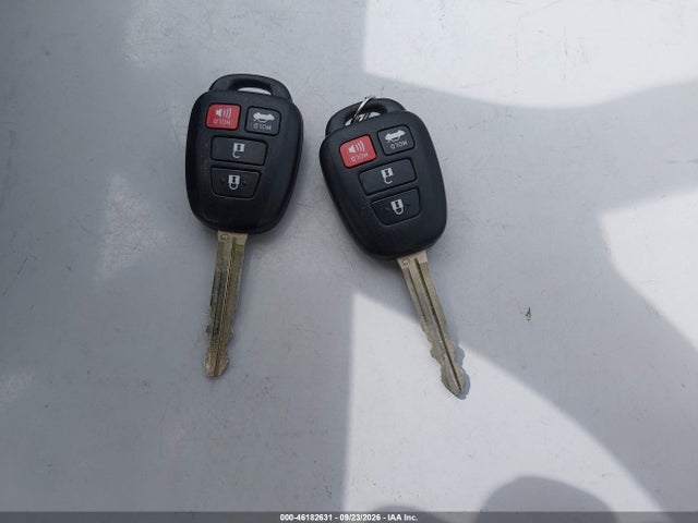 46182631 :رقم المزاد ، 4T1BF1FK9CU003221 vin ، 2012 Toyota Camry Le مزاد بيع