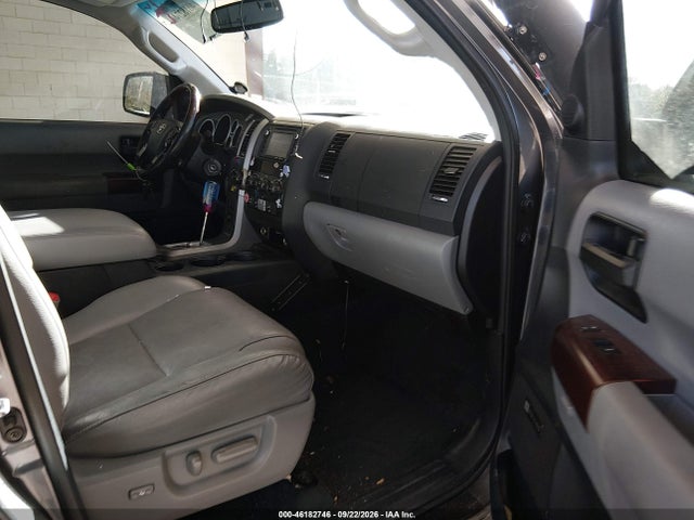 Продаж на аукціоні авто 2016 Toyota Sequoia Platinum 5.7l V8, vin: 5TDDY5G12GS136644, номер лоту: 46182746