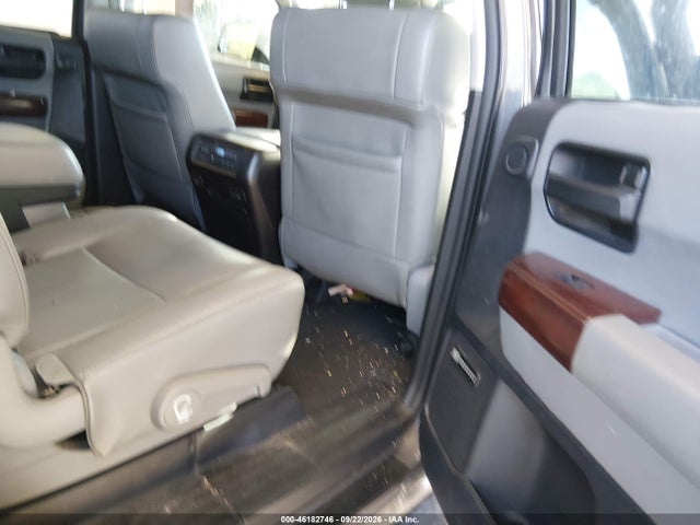 Продаж на аукціоні авто 2016 Toyota Sequoia Platinum 5.7l V8, vin: 5TDDY5G12GS136644, номер лоту: 46182746