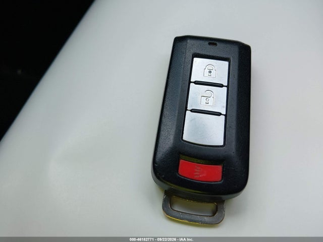 46182771 :رقم المزاد ، JA4AZ3A33FZ009164 vin ، 2015 Mitsubishi Outlander Se مزاد بيع