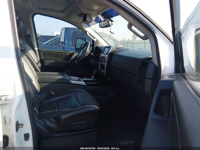 46182794 :رقم المزاد ، 1N6BA0EC7DN306319 vin ، 2013 Nissan Titan Pro-4x مزاد بيع