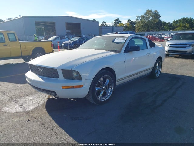 Продажа на аукционе авто 2005 Ford Mustang V6 Deluxe/v6 Premium, vin: 1ZVFT80NX55244564, номер лота: 46182804
