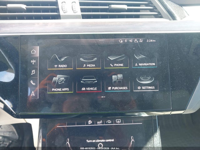 Продаж на аукціоні авто 2019 Audi E-tron Premium Plus, vin: WA1LAAGE6KB010485, номер лоту: 46182933