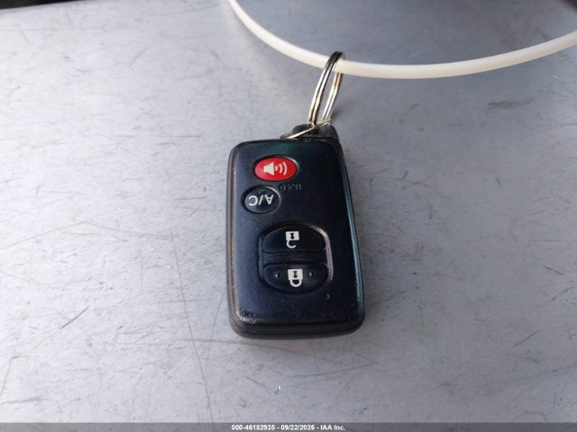 46182935 :رقم المزاد ، JTDKN3DU1A1298305 vin ، 2010 Toyota Prius Iii مزاد بيع