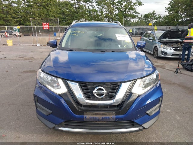 2017 Nissan Rogue Sv მანქანა იყიდება აუქციონზე, vin: JN8AT2MV4HW017281, აუქციონის ნომერი: 46182944