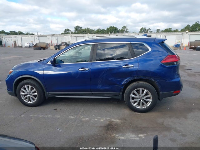 2017 Nissan Rogue Sv მანქანა იყიდება აუქციონზე, vin: JN8AT2MV4HW017281, აუქციონის ნომერი: 46182944