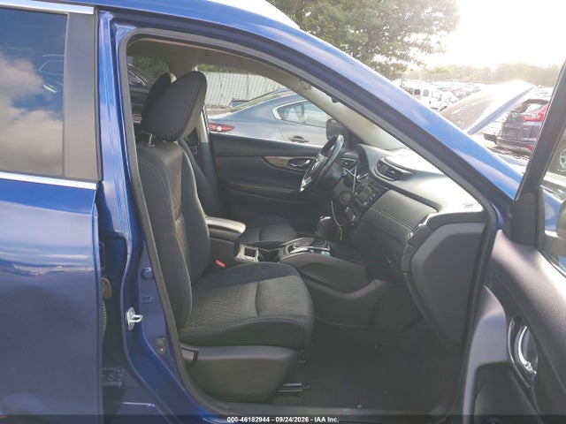 2017 Nissan Rogue Sv მანქანა იყიდება აუქციონზე, vin: JN8AT2MV4HW017281, აუქციონის ნომერი: 46182944