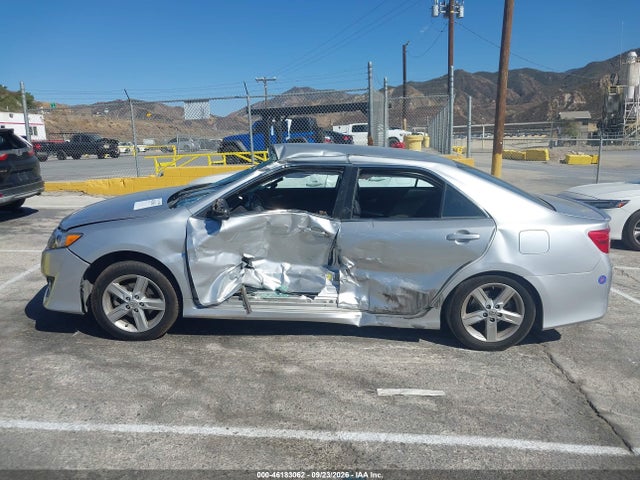 4T1BF1FK1EU366793 Toyota CAMRY SE