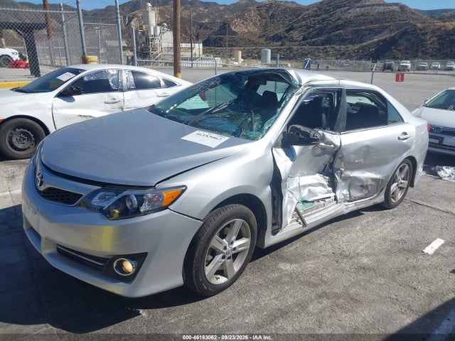 4T1BF1FK1EU366793 Toyota CAMRY SE