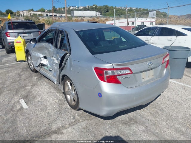4T1BF1FK1EU366793 Toyota CAMRY SE
