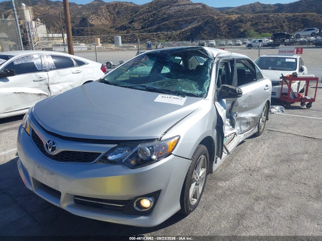 4T1BF1FK1EU366793 Toyota CAMRY SE