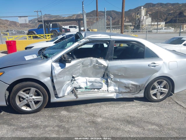 4T1BF1FK1EU366793 Toyota CAMRY SE