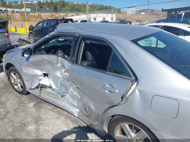 4T1BF1FK1EU366793 Toyota CAMRY SE