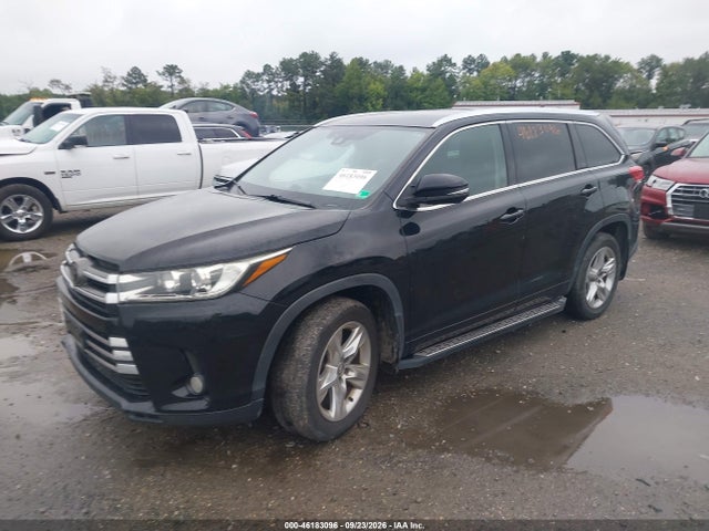 Toyota Highlander Limited 2018 5TDDZRFH1JS910358 Image 2