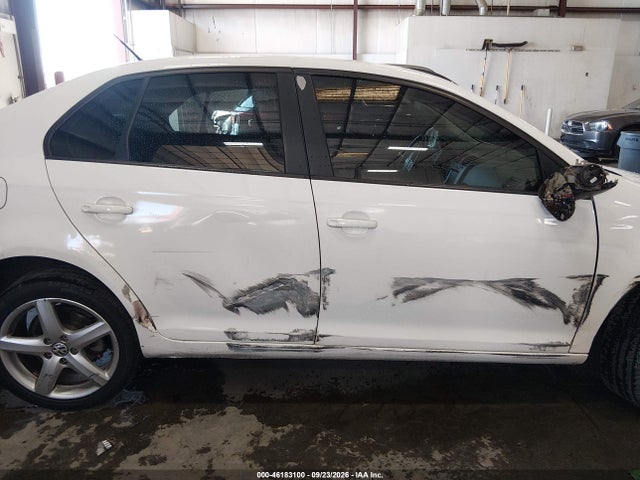 Продажа на аукционе авто 2010 Volkswagen Jetta Limited Edition, vin: 3VWAZ7AJ9AM109546, номер лота: 46183100