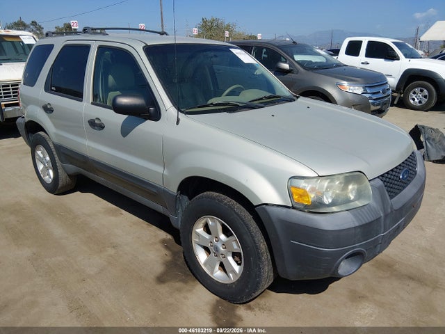 46183219 :رقم المزاد ، 1FMCU03135KA44779 vin ، 2005 Ford Escape Xlt مزاد بيع
