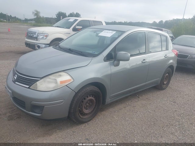 2009 Nissan Versa 1.8s მანქანა იყიდება აუქციონზე, vin: 3N1BC13E89L413025, აუქციონის ნომერი: 46183250