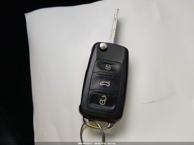46183317 :رقم المزاد ، 3VWJX7AT4DM639662 vin ، 2013 Volkswagen Beetle 2.5l مزاد بيع