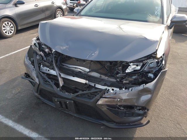 2021 Toyota Camry Se Hybrid მანქანა იყიდება აუქციონზე, vin: 4T1G31AK5MU556052, აუქციონის ნომერი: 46183324