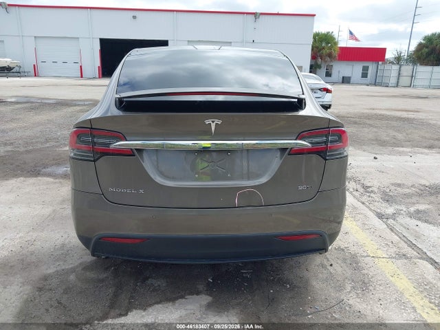 Tesla Model X 60d/70d/75d/90d/p100d 2016 5YJXCBE28GF015885 Image 17