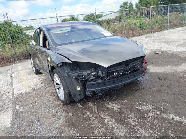 Tesla Model X 60d/70d/75d/90d/p100d 2016 5YJXCBE28GF015885 Image 6