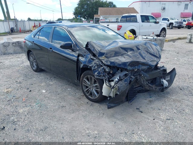 46183560 :رقم المزاد ، 4T1BF1FK8FU499729 vin ، 2015 Toyota Camry Se مزاد بيع
