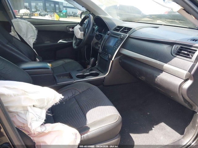 46183560 :رقم المزاد ، 4T1BF1FK8FU499729 vin ، 2015 Toyota Camry Se مزاد بيع