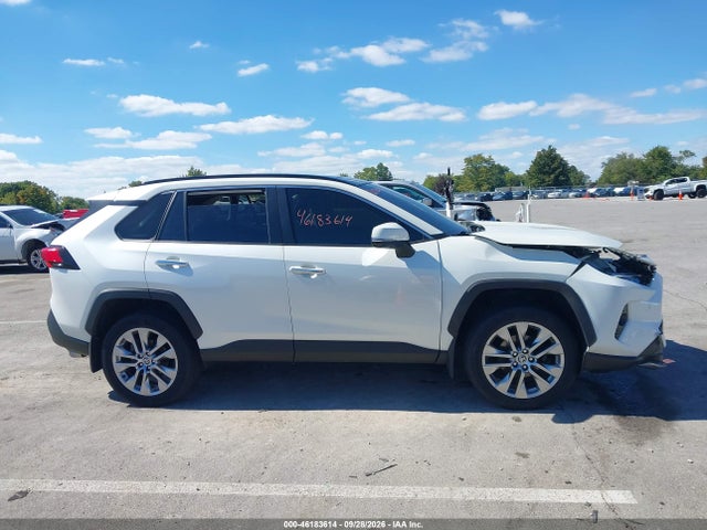 Продажа на аукционе авто 2021 Toyota Rav4 Limited, vin: JTMN1RFV0MD082773, номер лота: 46183614